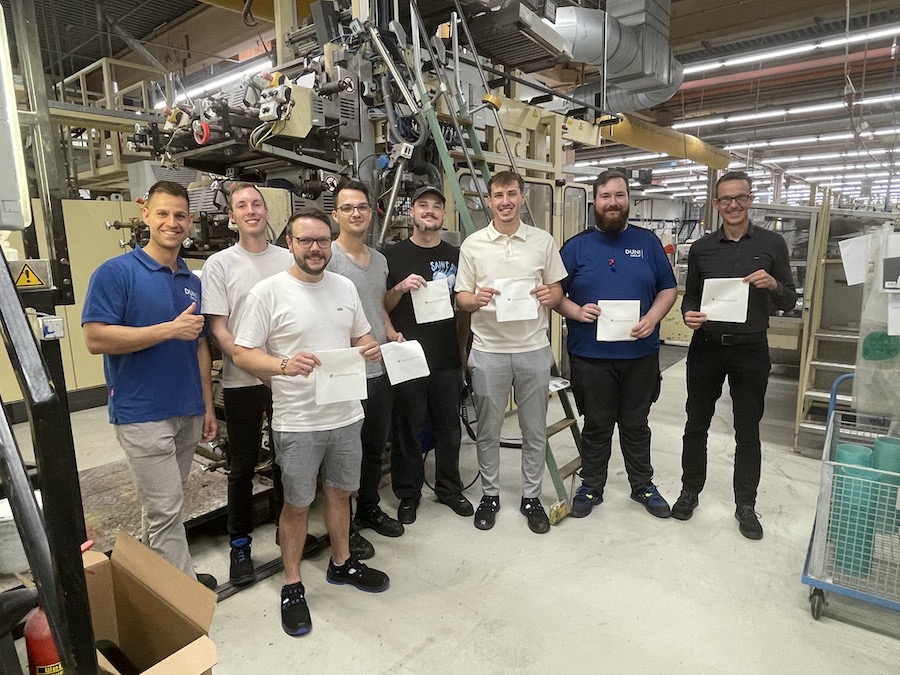 Exklusive Einblicke in die Serviettenproduktion – FS Druck- und Medientechnik besucht die DUNI GmbH