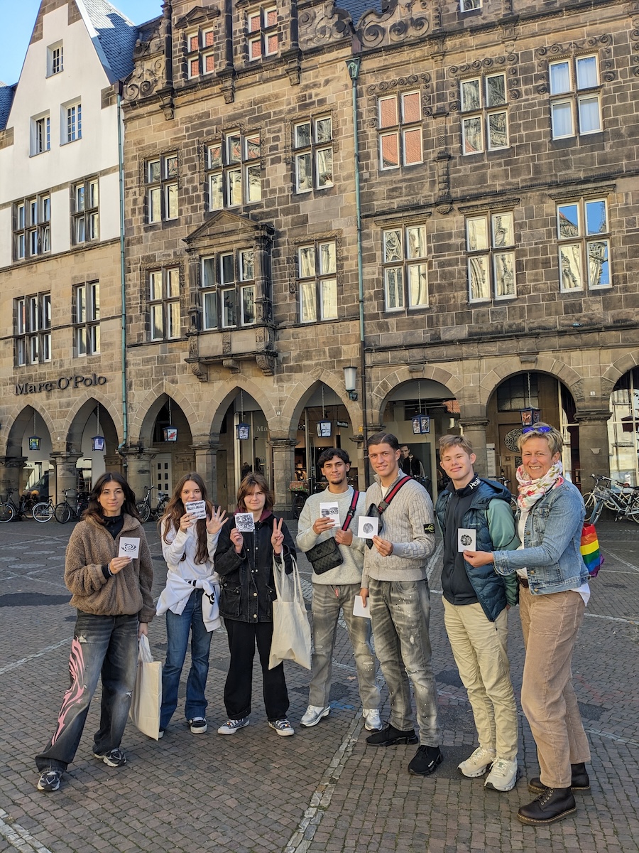 Unterrichtsgang der AVV1 zum Thema Drucken mit Knetradiergummi